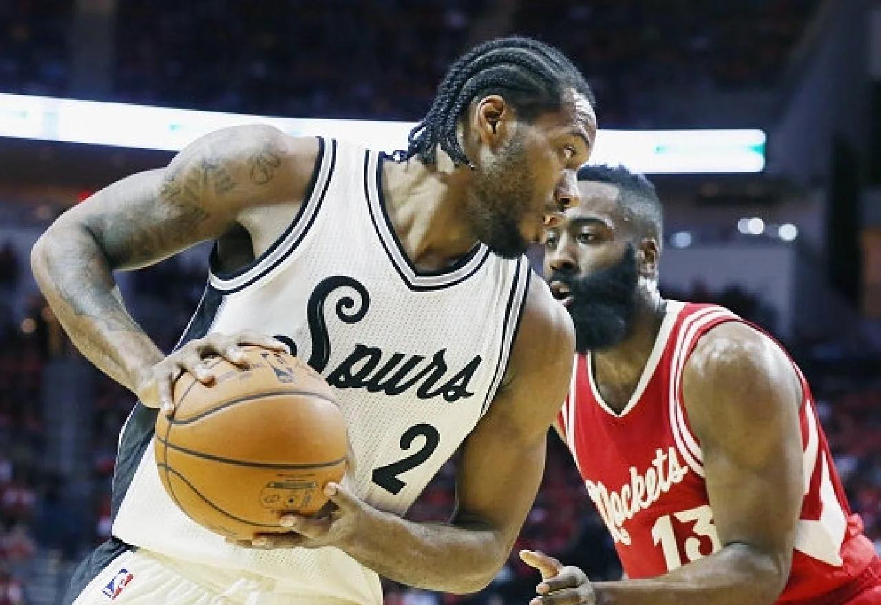 阿贾克斯临时主帅：本菲卡第一球是越位的，这不应该发生（阿贾克斯代理主帅：本菲卡首球越位在先，本不该被判有效）