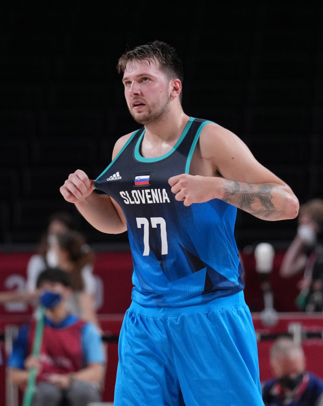 足球国足内部比赛数据曝光，多项指标提升（国足队内比赛数据披露，多项指标上扬）