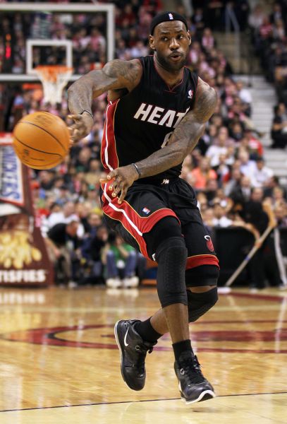 美因茨新帅费希尔确认主力阿米里因肌肉伤病缺席，伤情无大碍（美因茨新帅费希尔：核心阿米里因肌肉问题暂时缺阵，伤势无大碍）