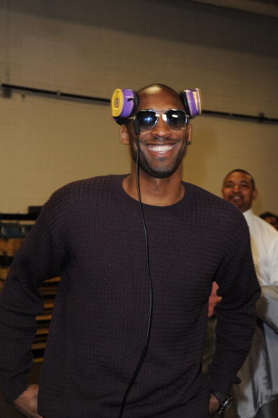 斯基拉：DV9续约的唯一可能是接受3-4年合同，年薪600-800万（斯基拉：DV9续约需签3-4年合约，年薪600-800万为唯一方案）