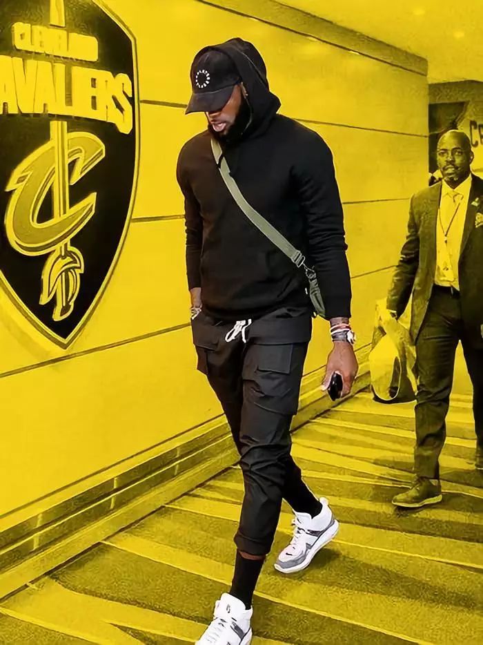 杜兰特28+4+8一战造两大纪录，申京缺阵阿门砍31分，火箭大胜太阳（杜兰特28分4板8助写两项纪录，申京缺席阿门轰31分，火箭轻取太阳）